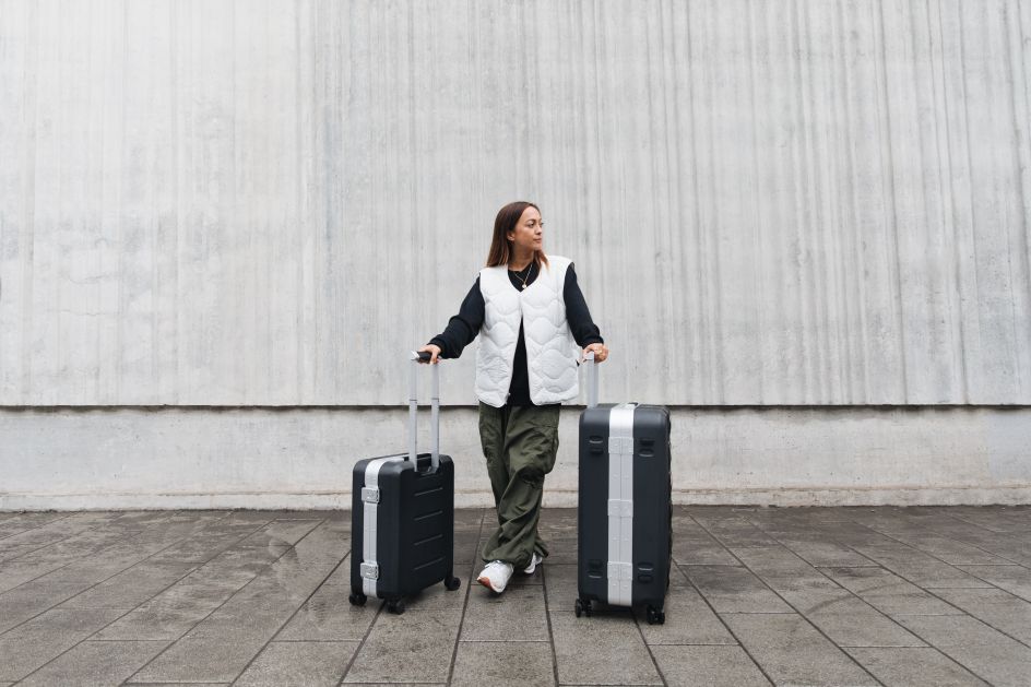 Ramverk Pro Front-access Carry-on by DB Journey