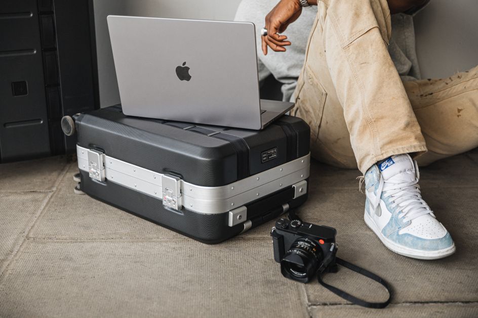 Ramverk Pro Front-access Carry-on by DB Journey